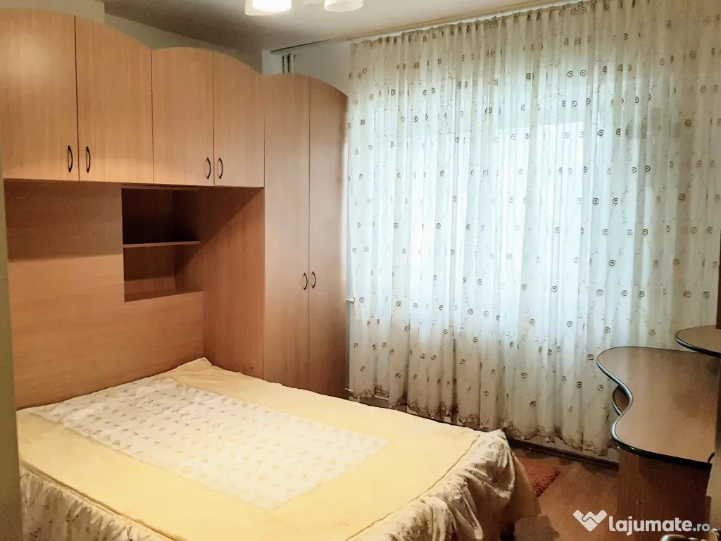 Apartament 2 camere decomandat Piața Mihai Viteazul - Vedere Bulevard 