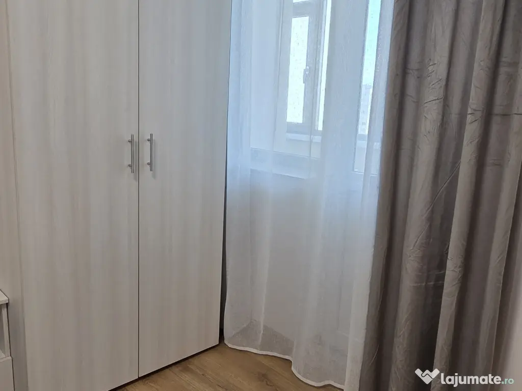 Inchiriez apartament 3 camere