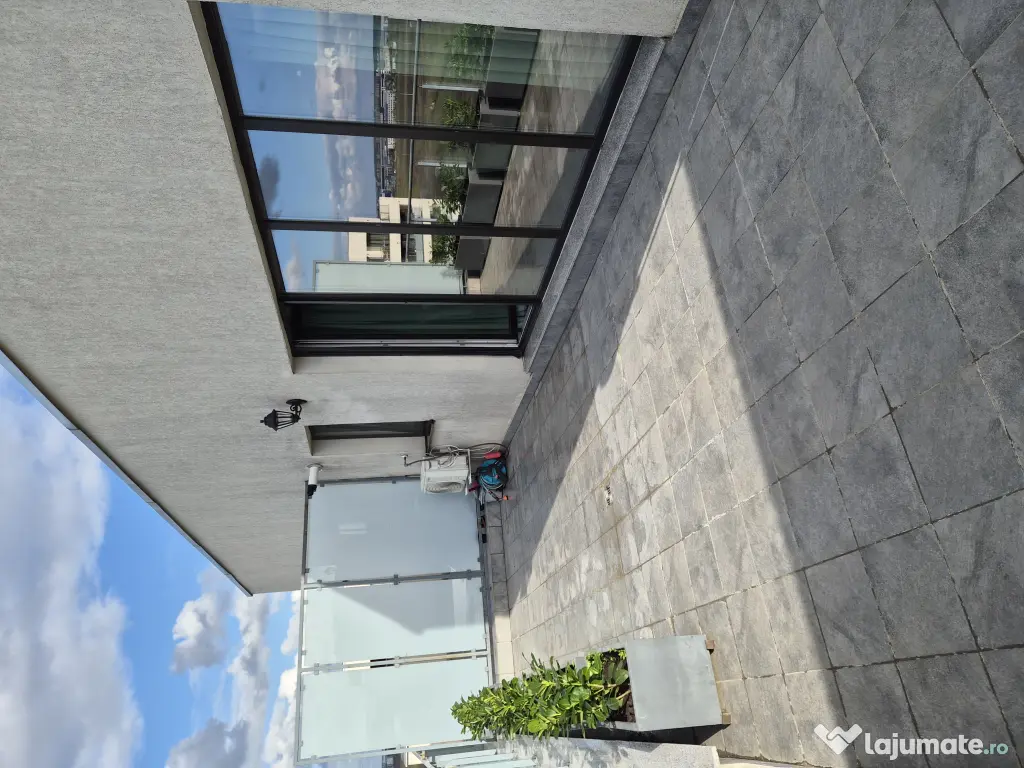 Inchiriez penthouse zona Pipera 