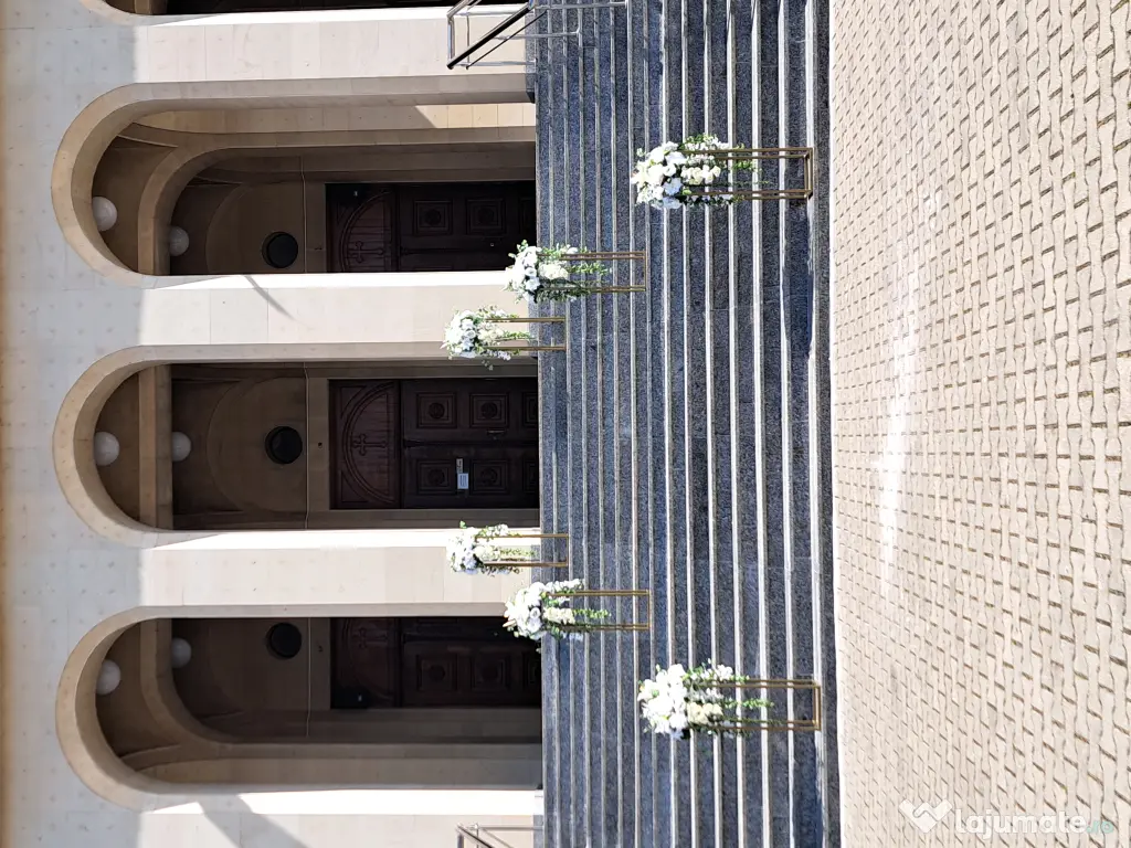Stalpi coloane aranjamente florale evenimente
