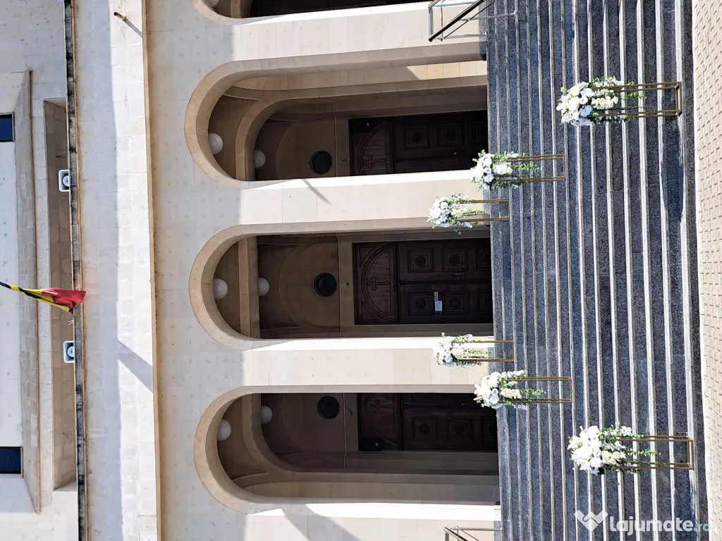 Stalpi coloane aranjamente florale evenimente 