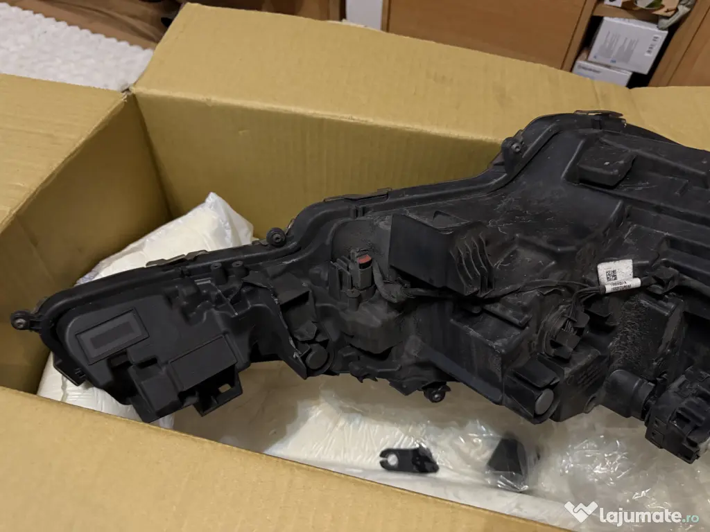 Far pentru Toyota Corolla pentru partea stângă. 