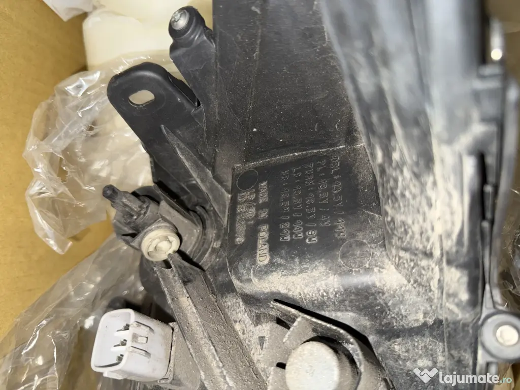 Far pentru Toyota Corolla pentru partea stângă. 