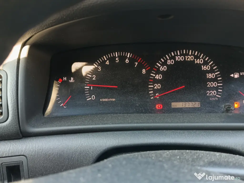 Toyota corolla hatchback 2006 benzina