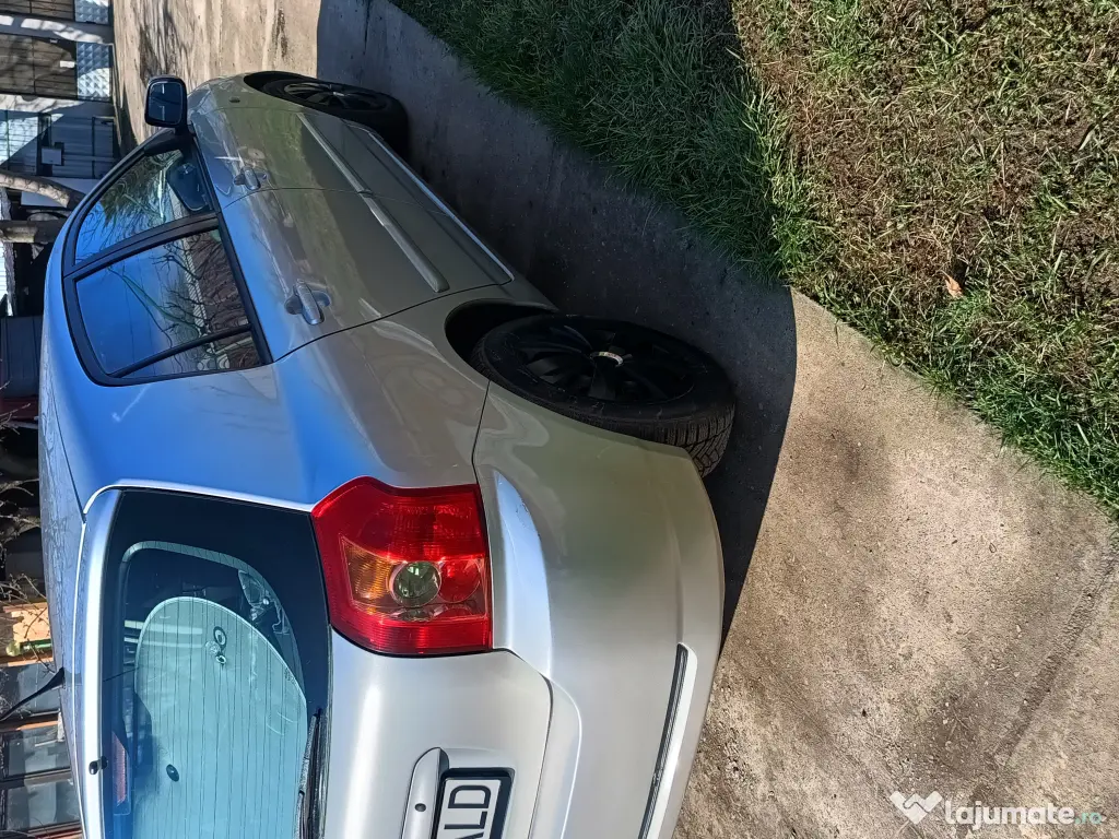 Toyota corolla hatchback 2006 benzina