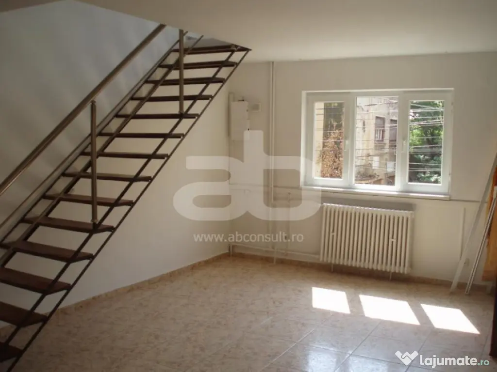 Zona Calea Calarasilor vila 8 camere