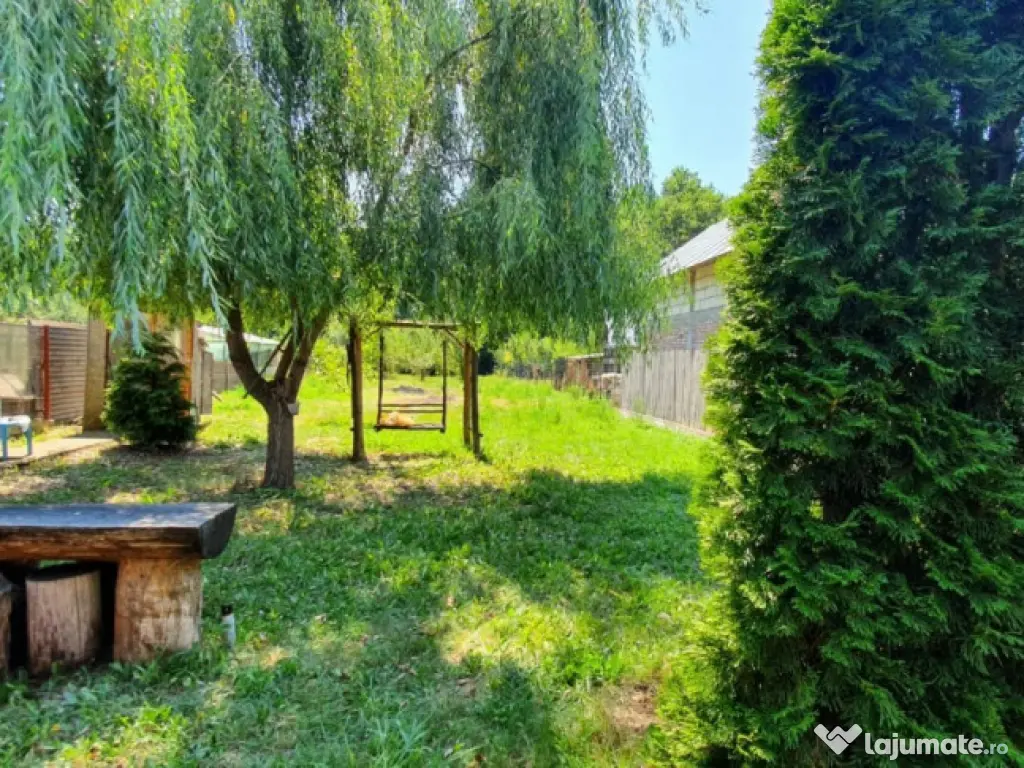 Cocorastii Colt intravilan 1381 mp , stradal, intre case la