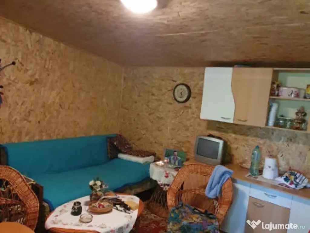 Cocorastii Colt intravilan 1381 mp , stradal, intre case la