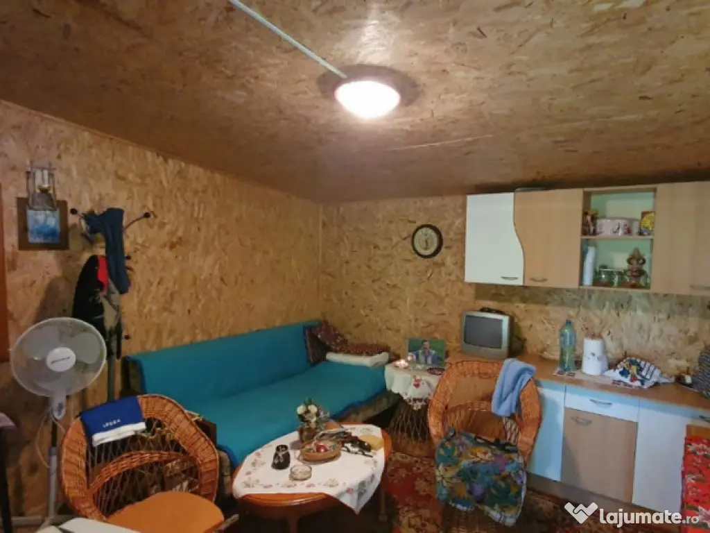 Cocorastii Colt intravilan 1381 mp , stradal, intre case la