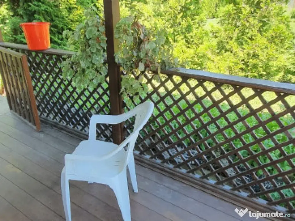 Cocorastii Colt intravilan 1381 mp , stradal, intre case la