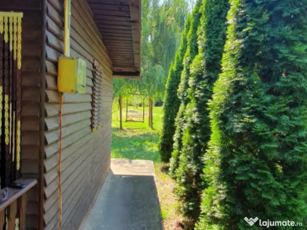 Cocorastii Colt intravilan 1381 mp , stradal, intre case la