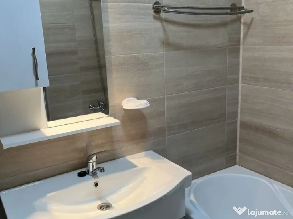 Apartament cu doua camere in fata la Iulius Mall