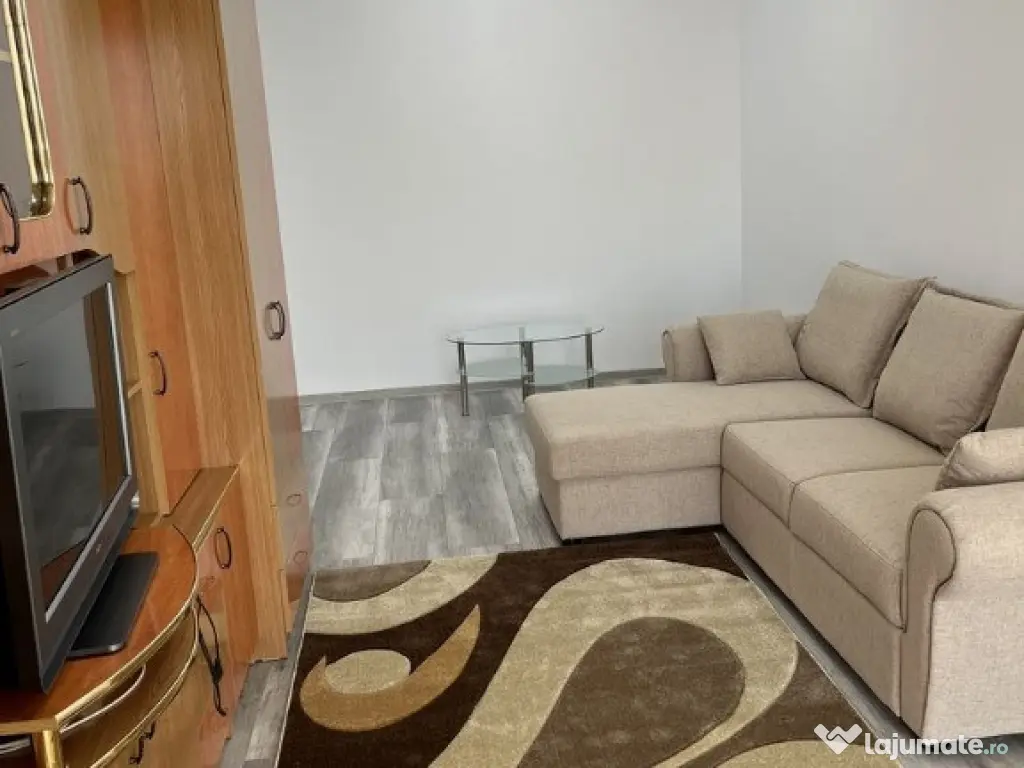 Apartament cu doua camere in fata la Iulius Mall
