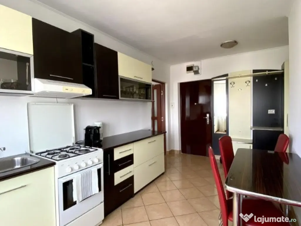 Apartament cu doua camere in fata la Iulius Mall