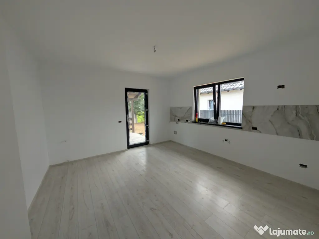 Casa 2025 Lilieci Rozelor (Apa, Canalizare, Gaz) terasa + be 