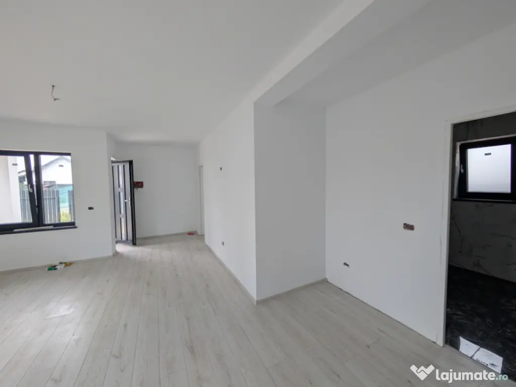 Casa 2025 Lilieci Rozelor (Apa, Canalizare, Gaz) terasa + be 