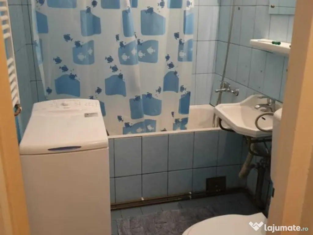 Garsoniera este situata in zona Dacia