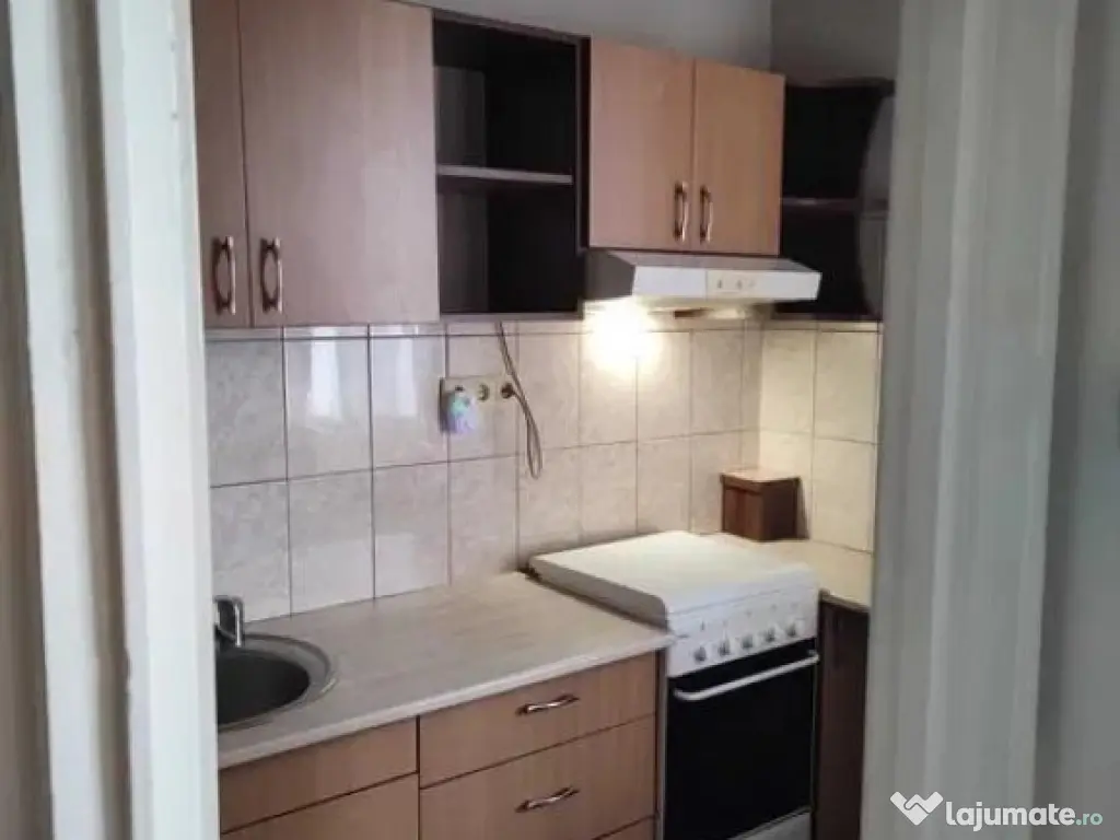 Garsoniera in zona Umt