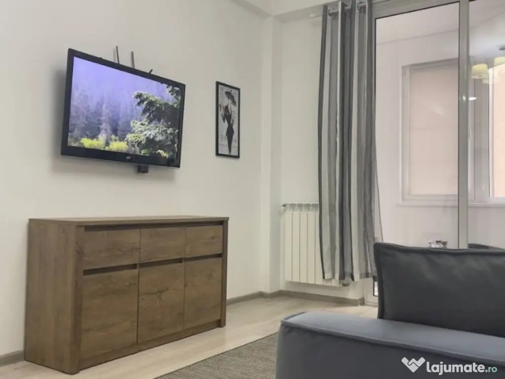 Inchiriere apartament o camera orientare nordica