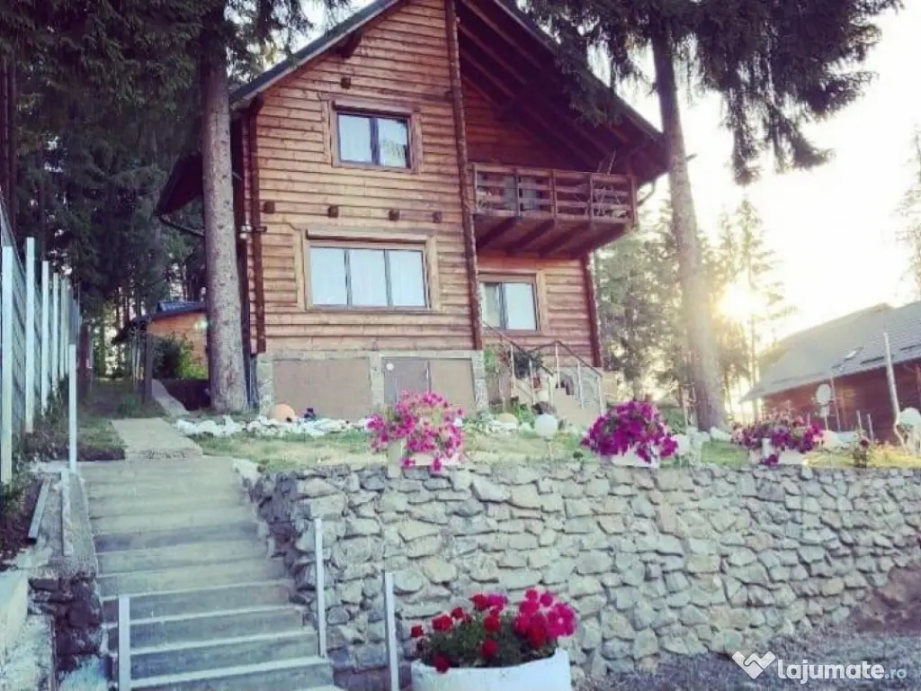 Casa de vacanta, 4 camere, 119 mp utili, 2300 mp de teren, M