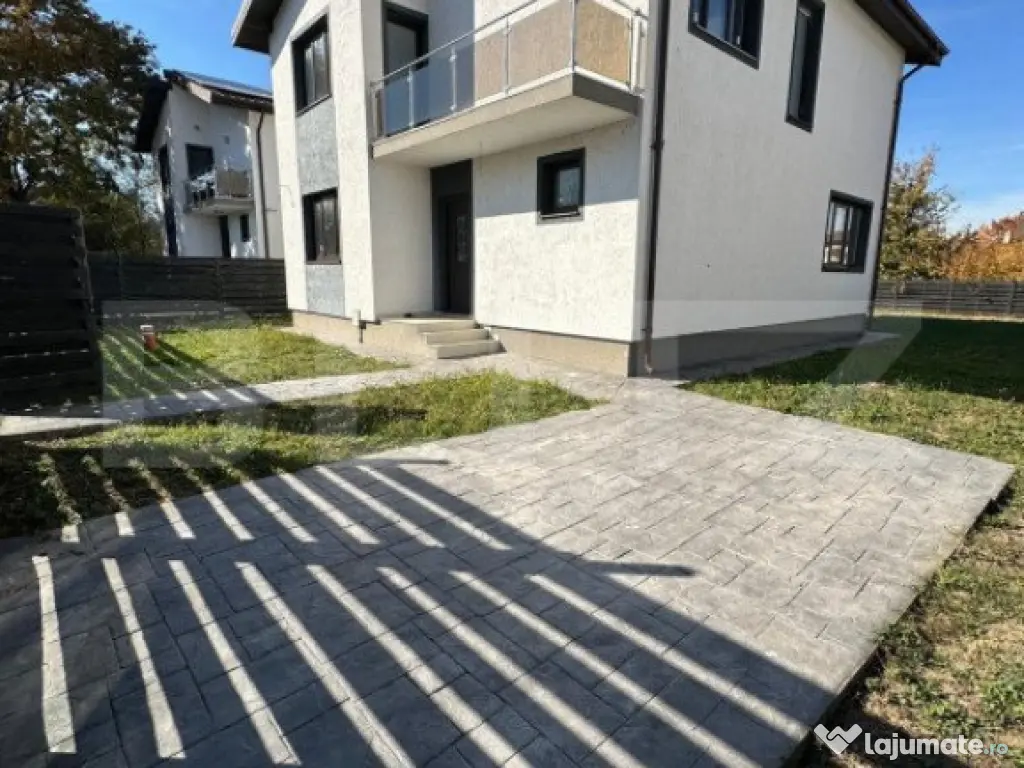 Vila cu 5 camere, 3 bai, 142mp in Ostratu/Corbeanca