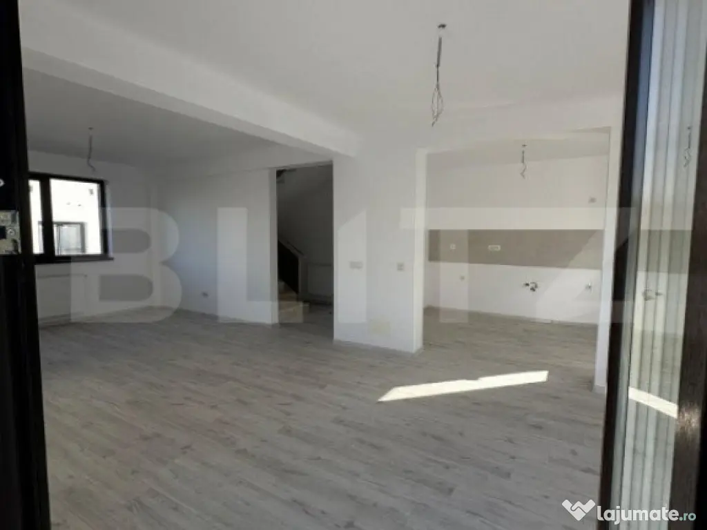 Vila cu 5 camere, 3 bai, 142mp in Ostratu/Corbeanca