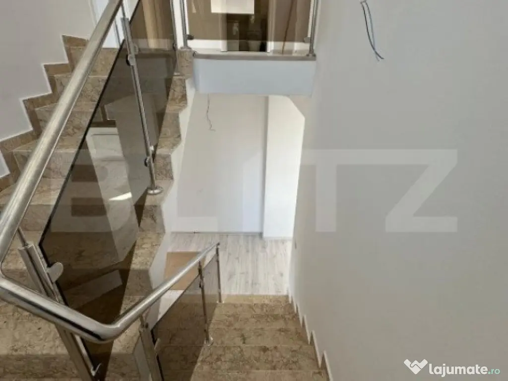 Vila cu 5 camere, 3 bai, 142mp in Ostratu/Corbeanca