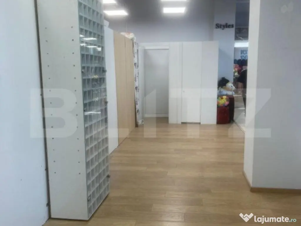Spatiu comercial, 40 mp, zona Craiovita (complex comercial)