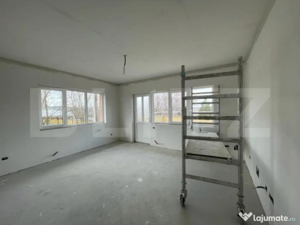 Casa S+P+E+M, pretabila clinica / birouri, Balta Verde