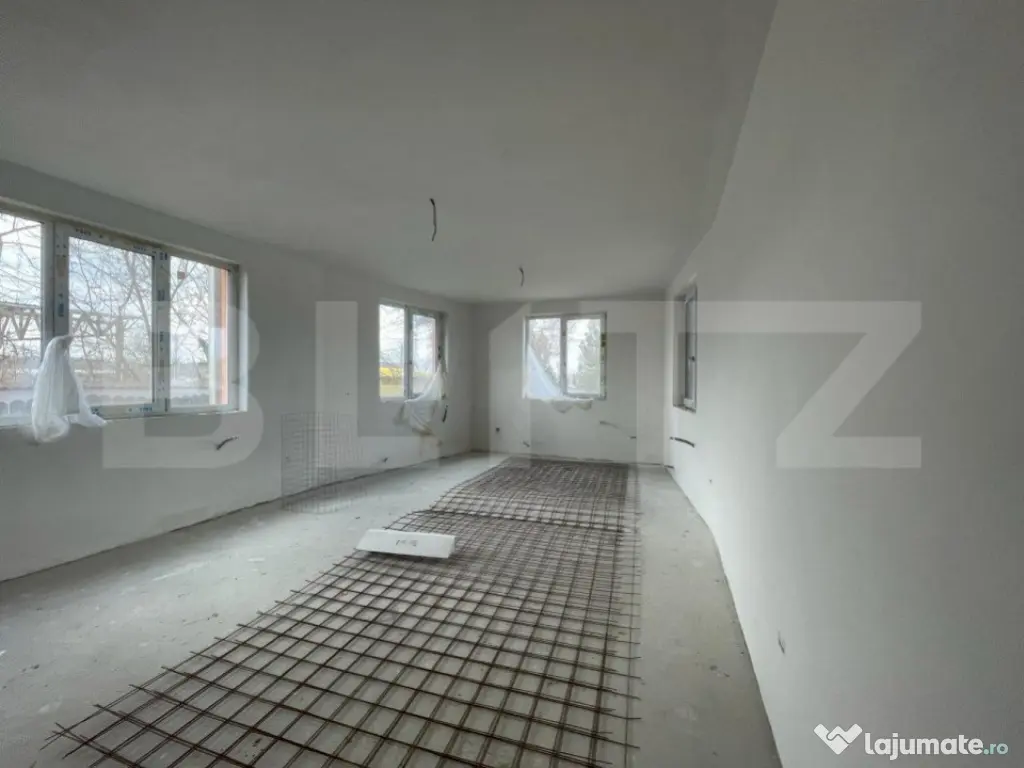 Casa S+P+E+M, pretabila clinica / birouri, Balta Verde