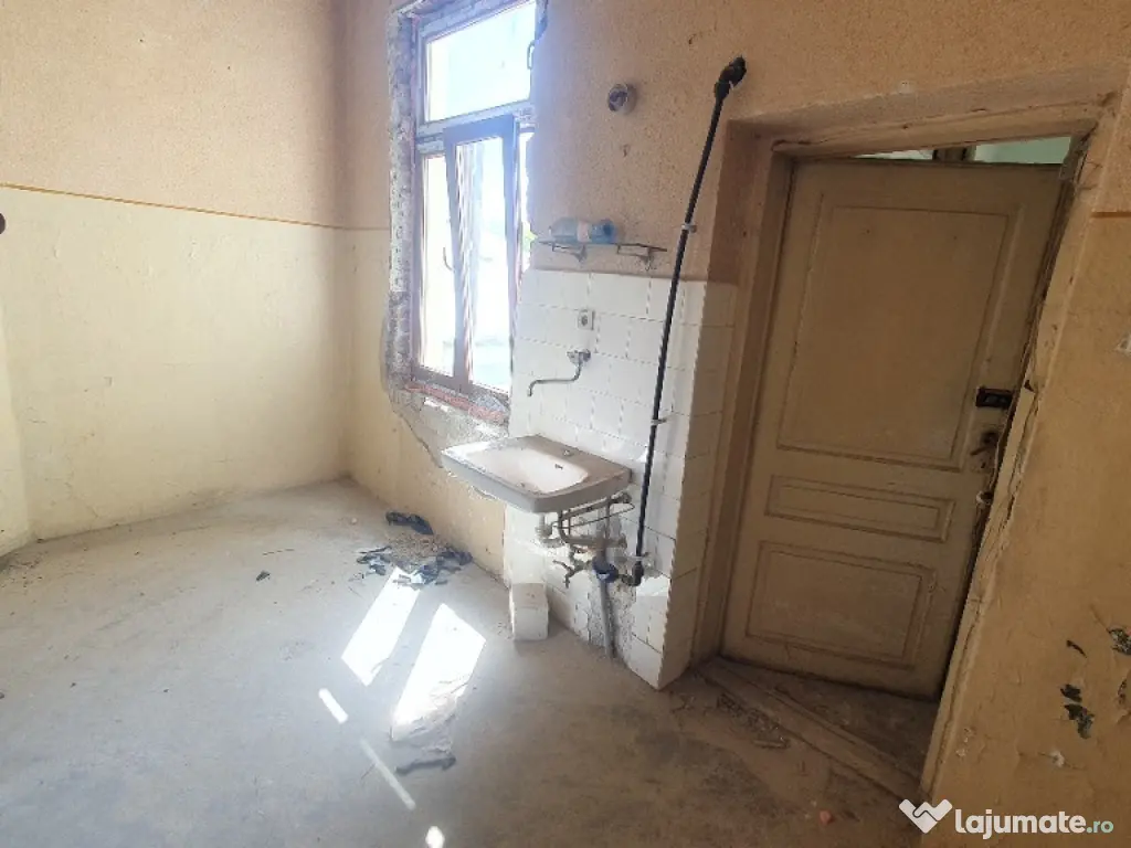 Apartament 5 camere zona Centrala - ID : RH-40460-property 