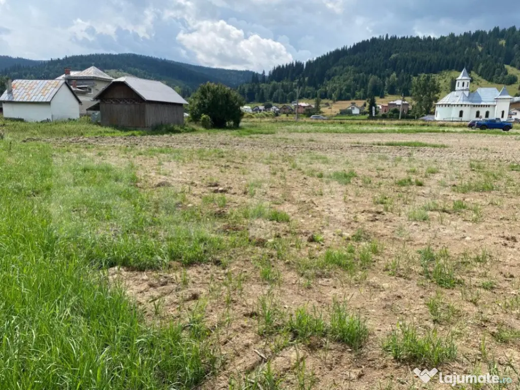 Vânzare teren cu deschidere la drum Vatra Dornei