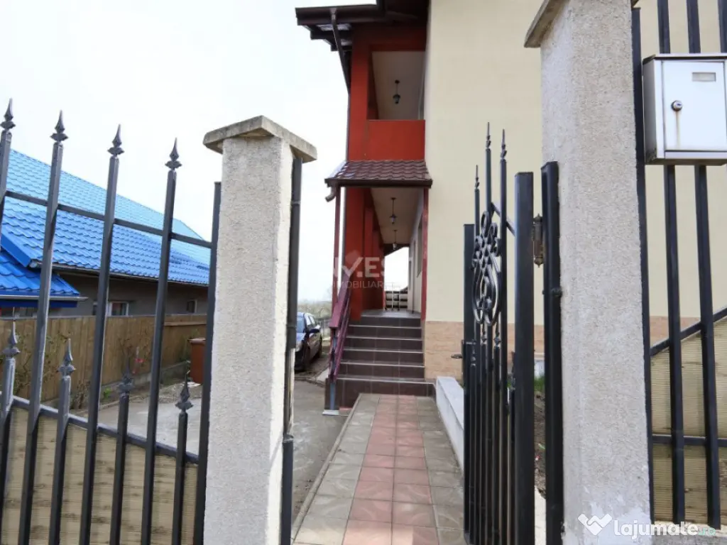 Casă de vânzare în Rediu – Spațiu Generos pentru Două