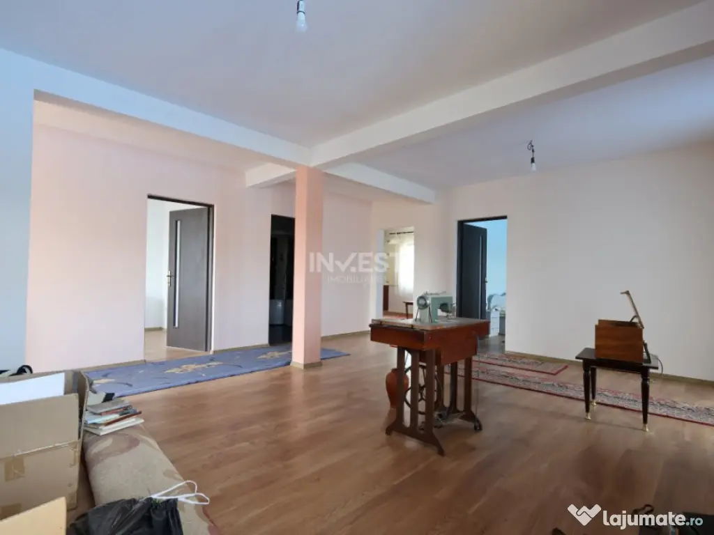 Casă de vânzare în Rediu – Spațiu Generos pentru Două