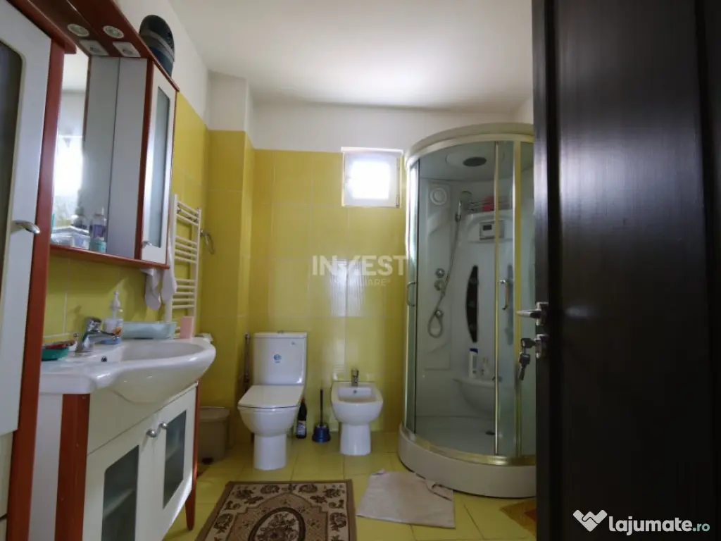 Casă de vânzare în Rediu – Spațiu Generos pentru Două