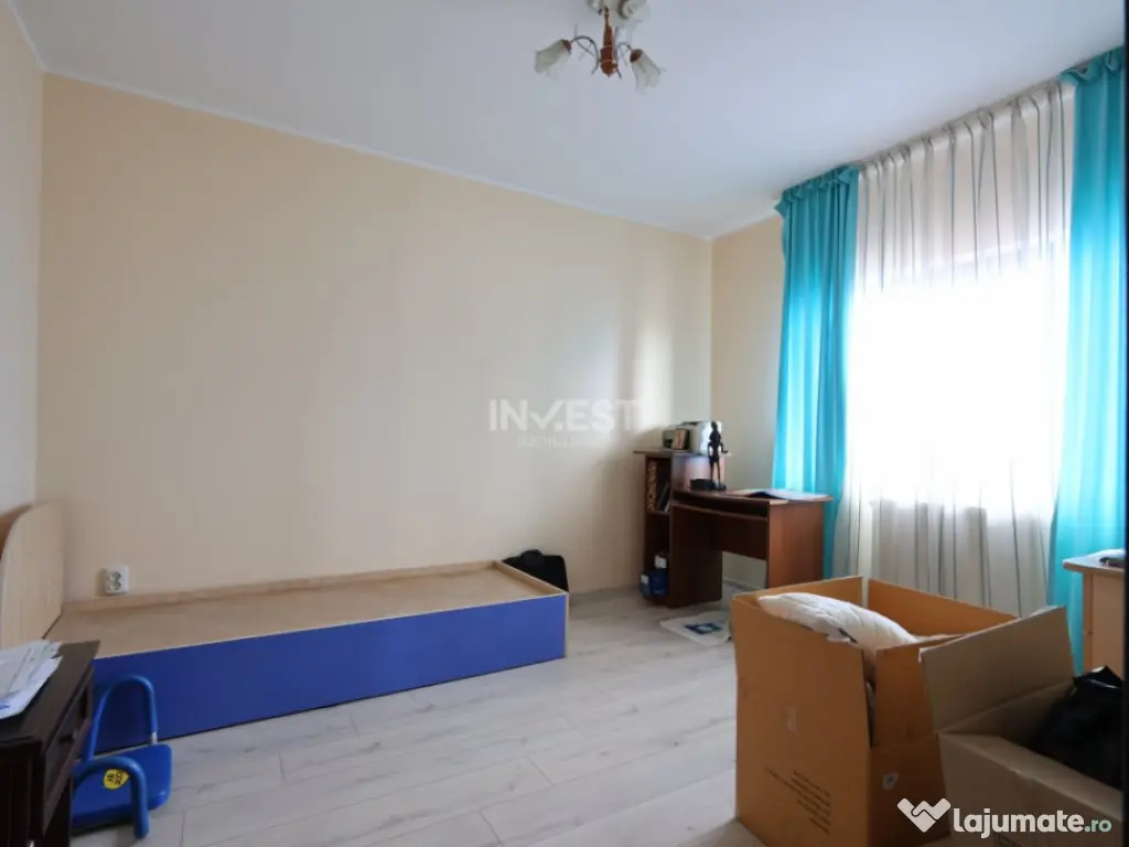 Casă de vânzare în Rediu – Spațiu Generos pentru Două