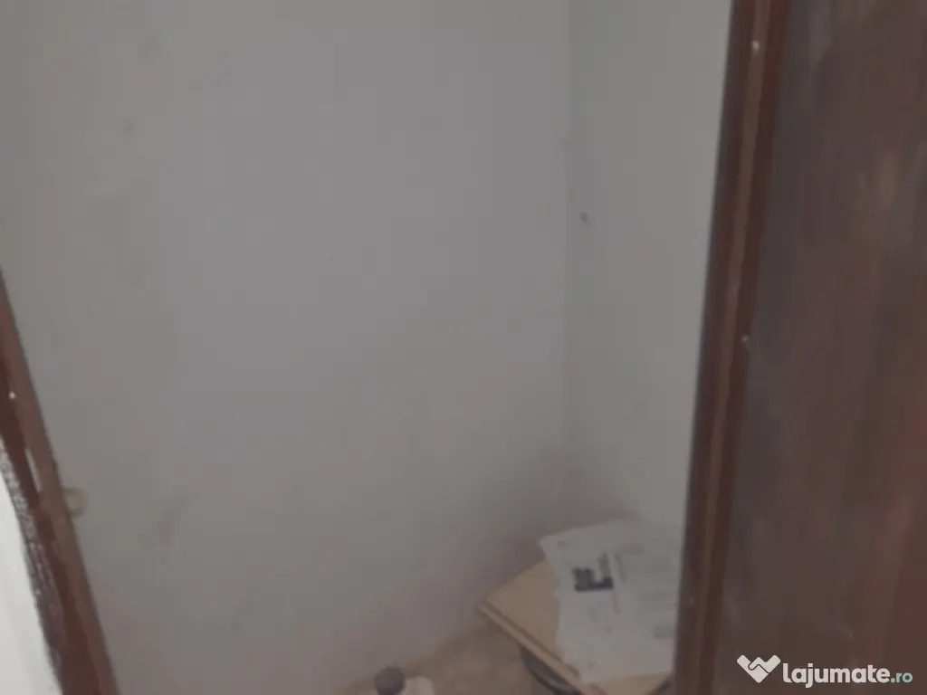 Apartament 3 camere zona Coroana de Aur 