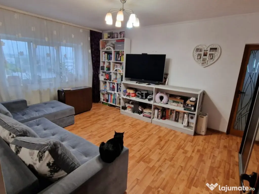 Apartament 2 camere, semidecomandat, etaj intermediar, 60 mp