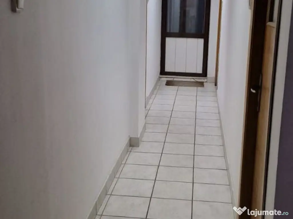 Teren 1000 mp-Cladire 400mp 