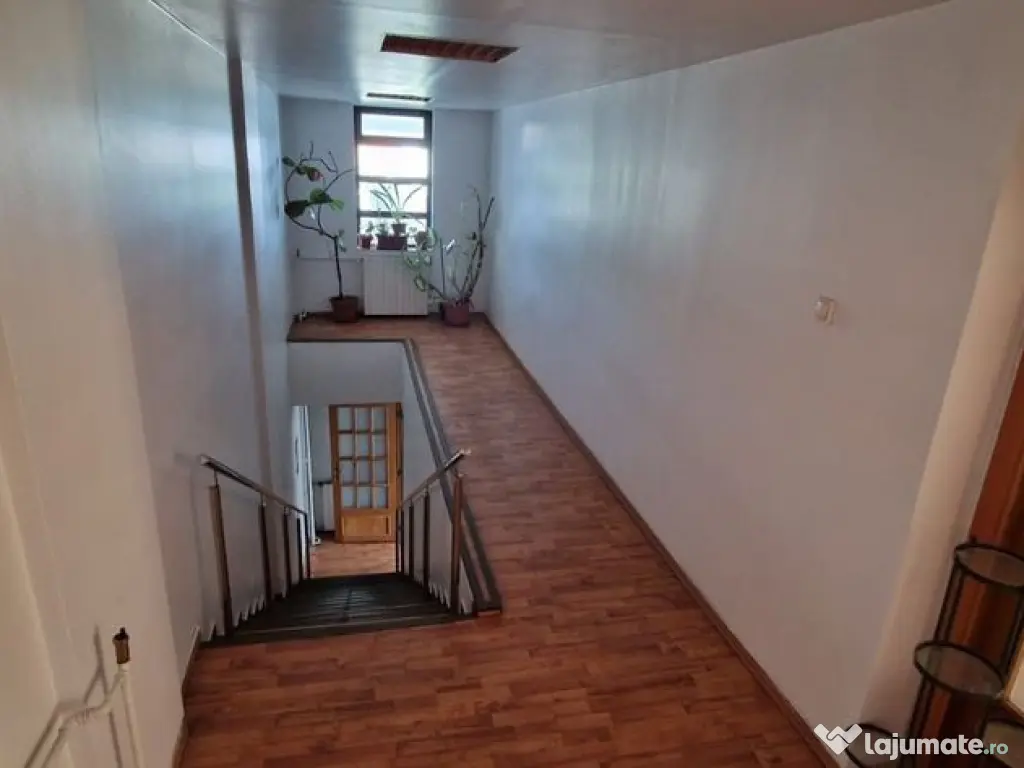 Teren 1000 mp-Cladire 400mp 