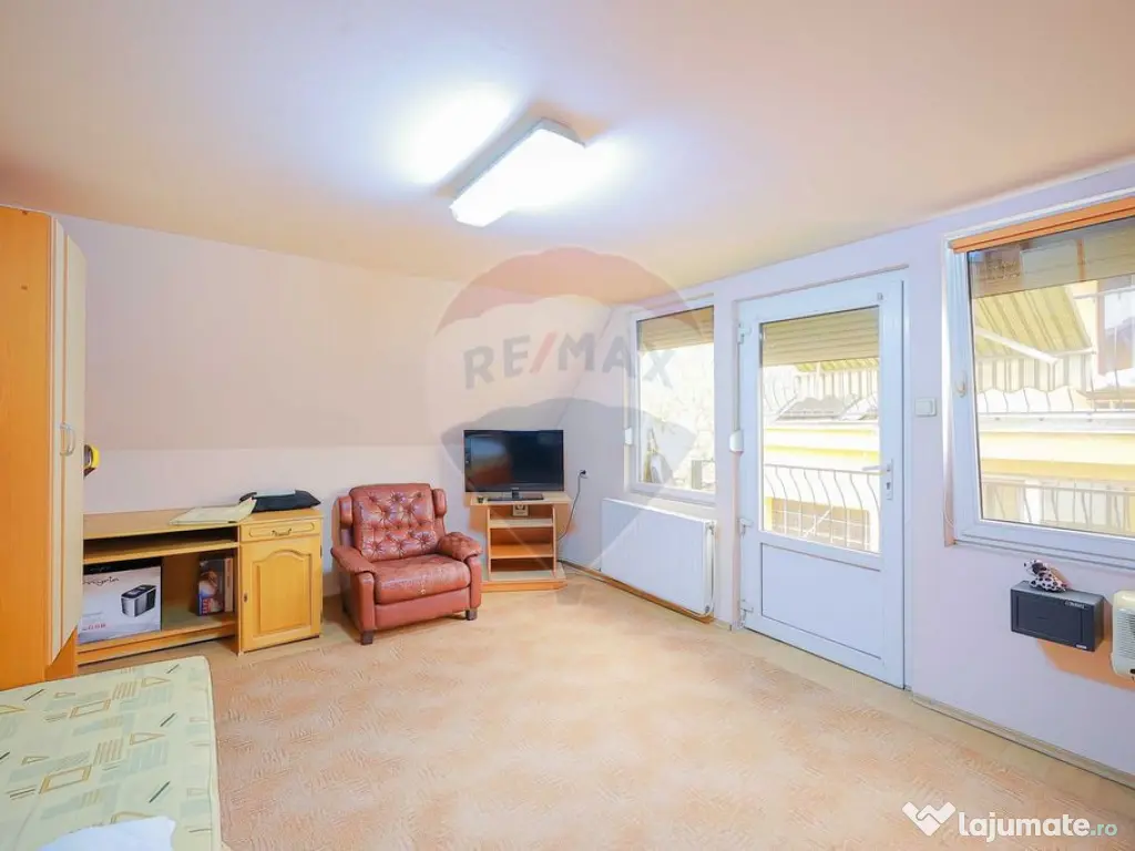 Casă cu 7 camere de vânzare, zona Parcul Salca, Cantemir