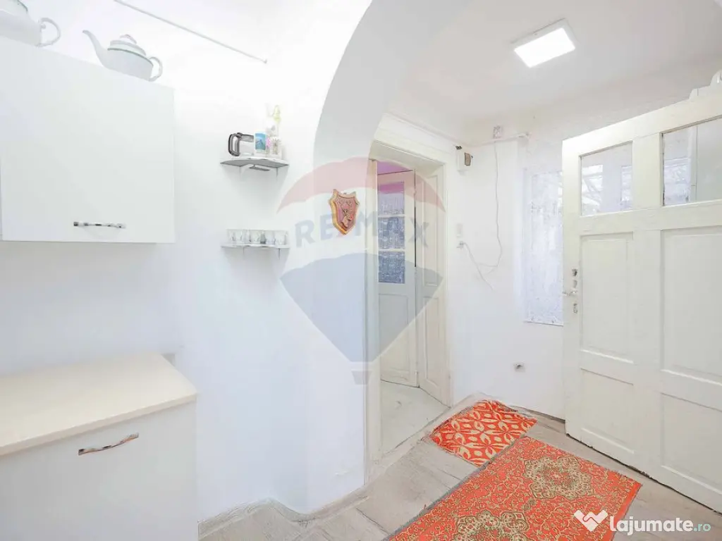 Casă cu 7 camere de vânzare, zona Parcul Salca, Cantemir