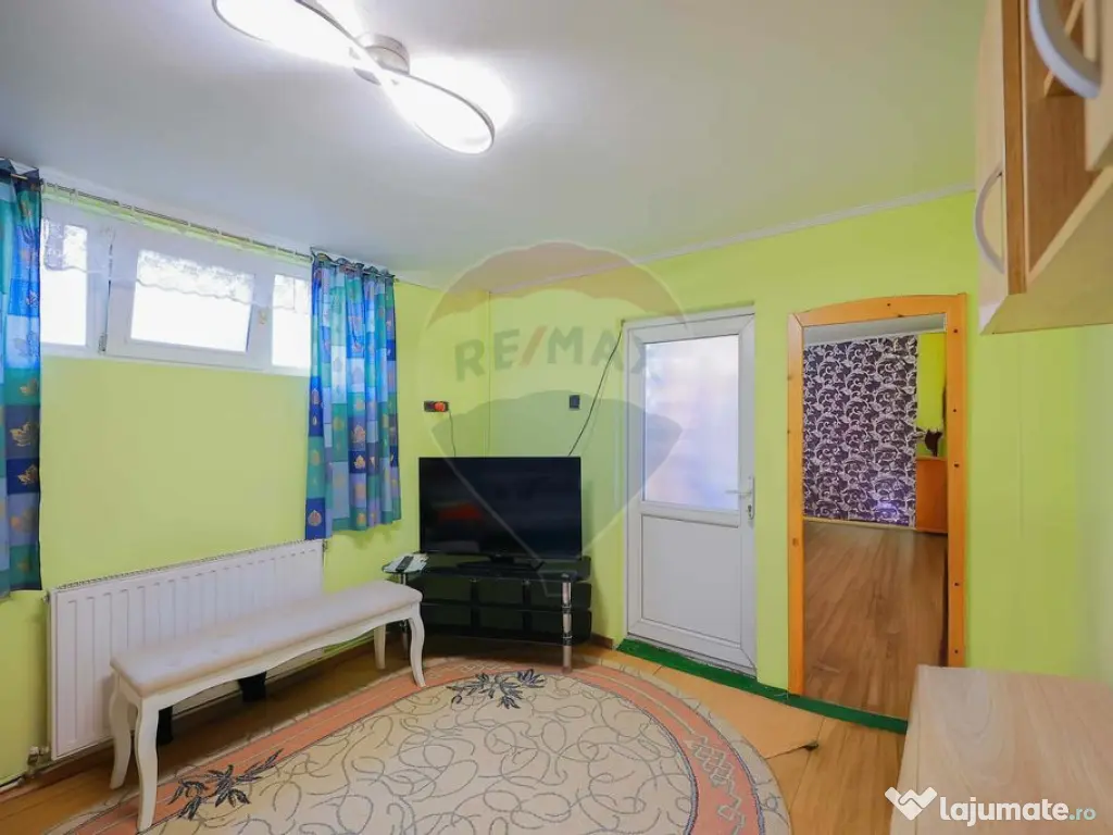 Casă cu 7 camere de vânzare, zona Parcul Salca, Cantemir