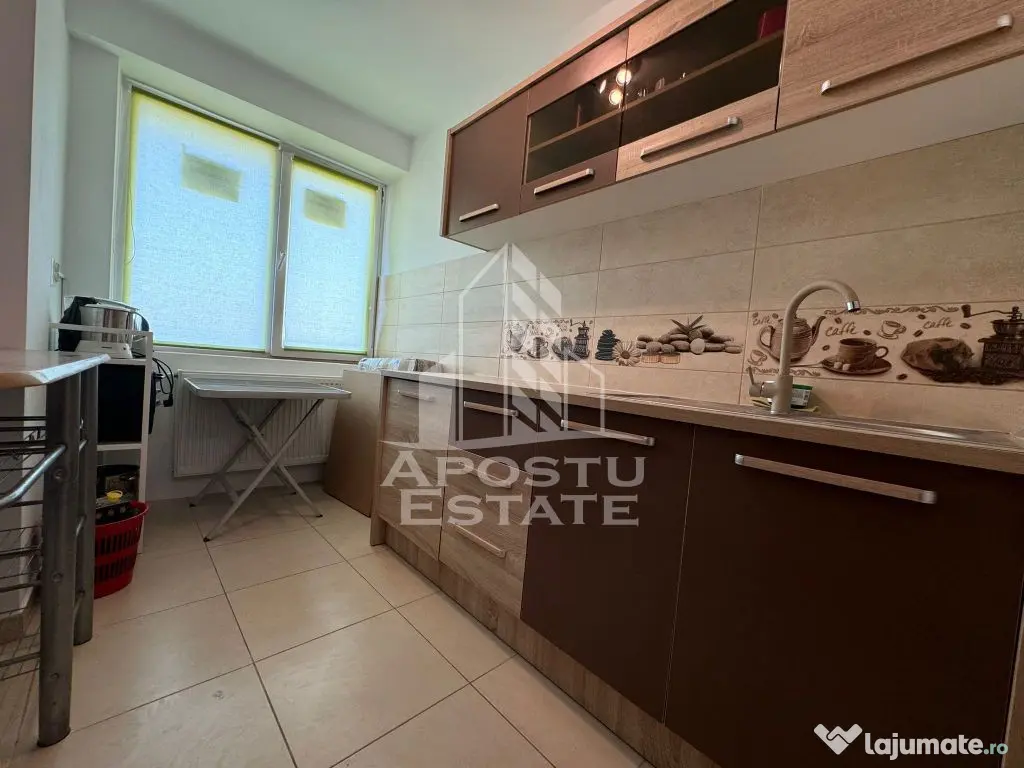 Apartament ultracentral cu 2 camere semidecomandat
