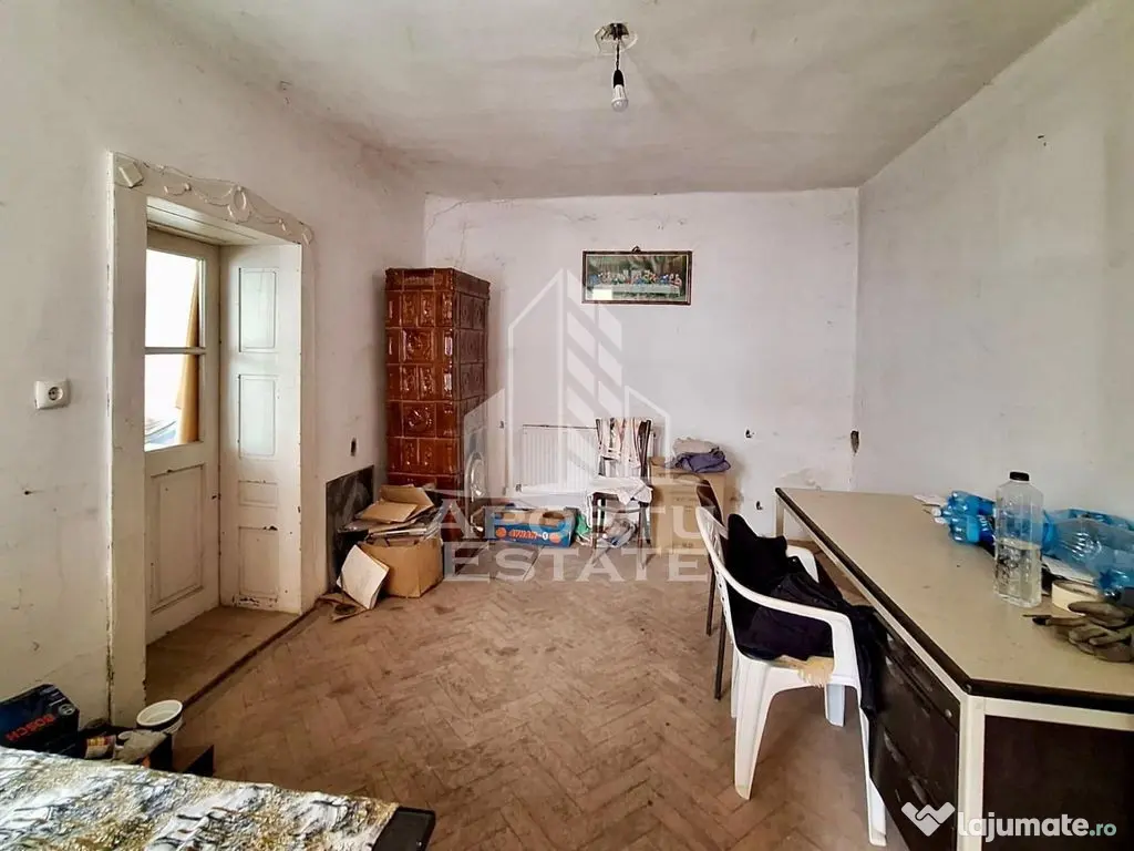 Casa “la gri” cu gradina, zona Calea Aurel Vlaicu - B...