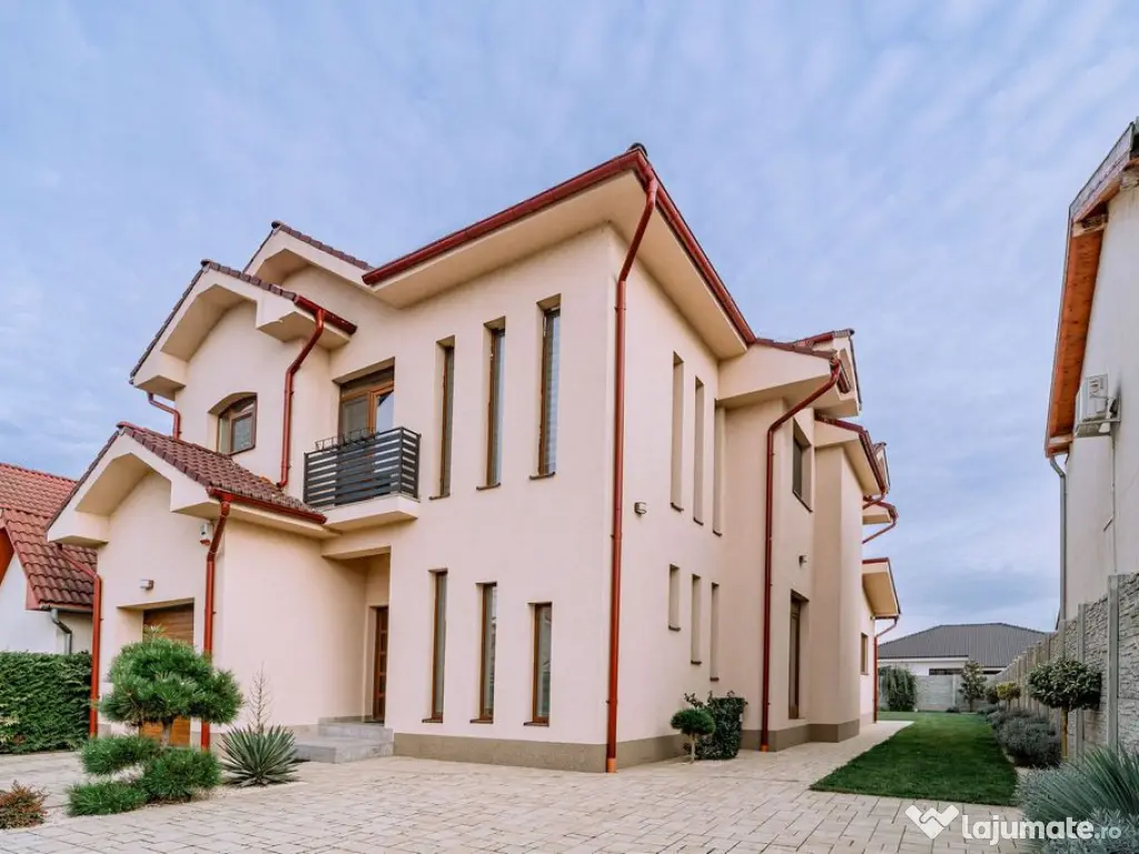 Vilă Sântandrei, 5 camere, SCD 321 mp. 340.000 €. Com...