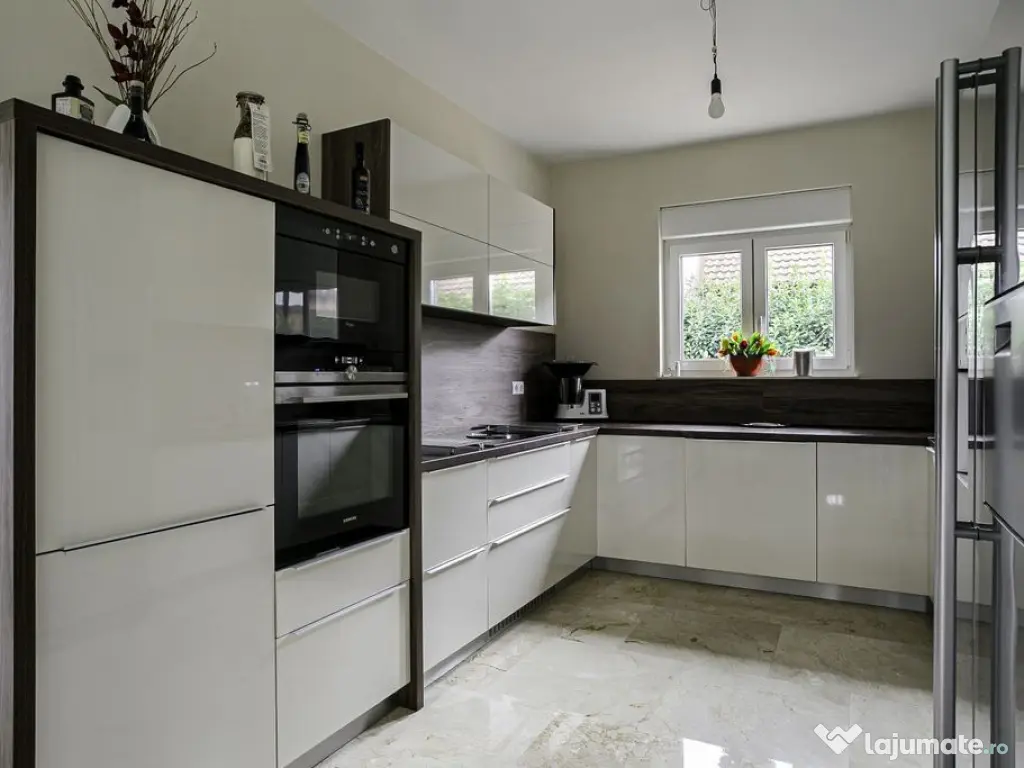 REDUCERE Vila superba pe colt in cartierul Europa, Vladim... 