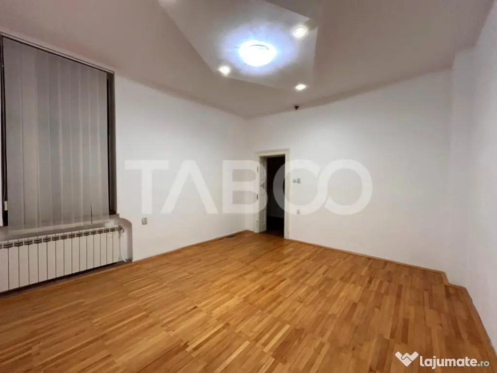 Apartament de vanzare cu 5 camere garaj zona Central din Sib 