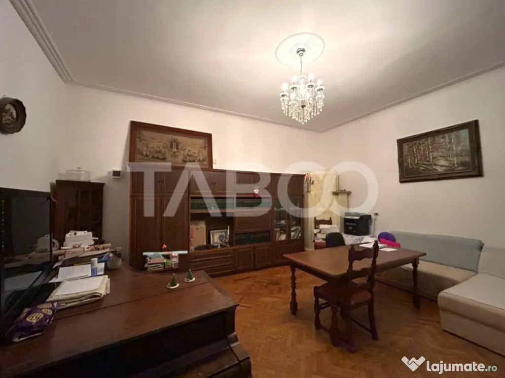 Apartament de vanzare cu 5 camere garaj zona Central din Sib 