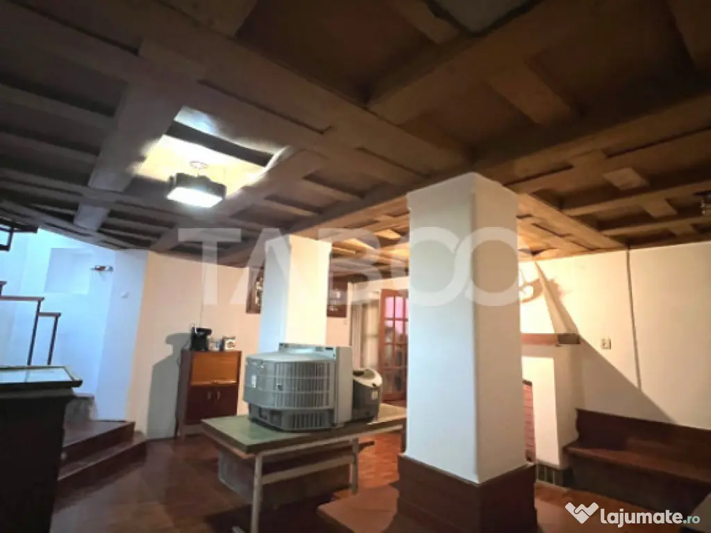 Apartament de vanzare cu 5 camere garaj zona Central din Sib 